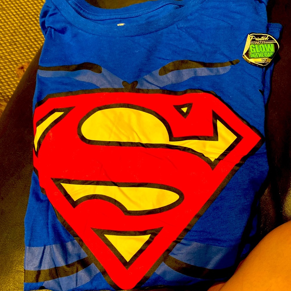 Medium men’s T-shirt with a cape
